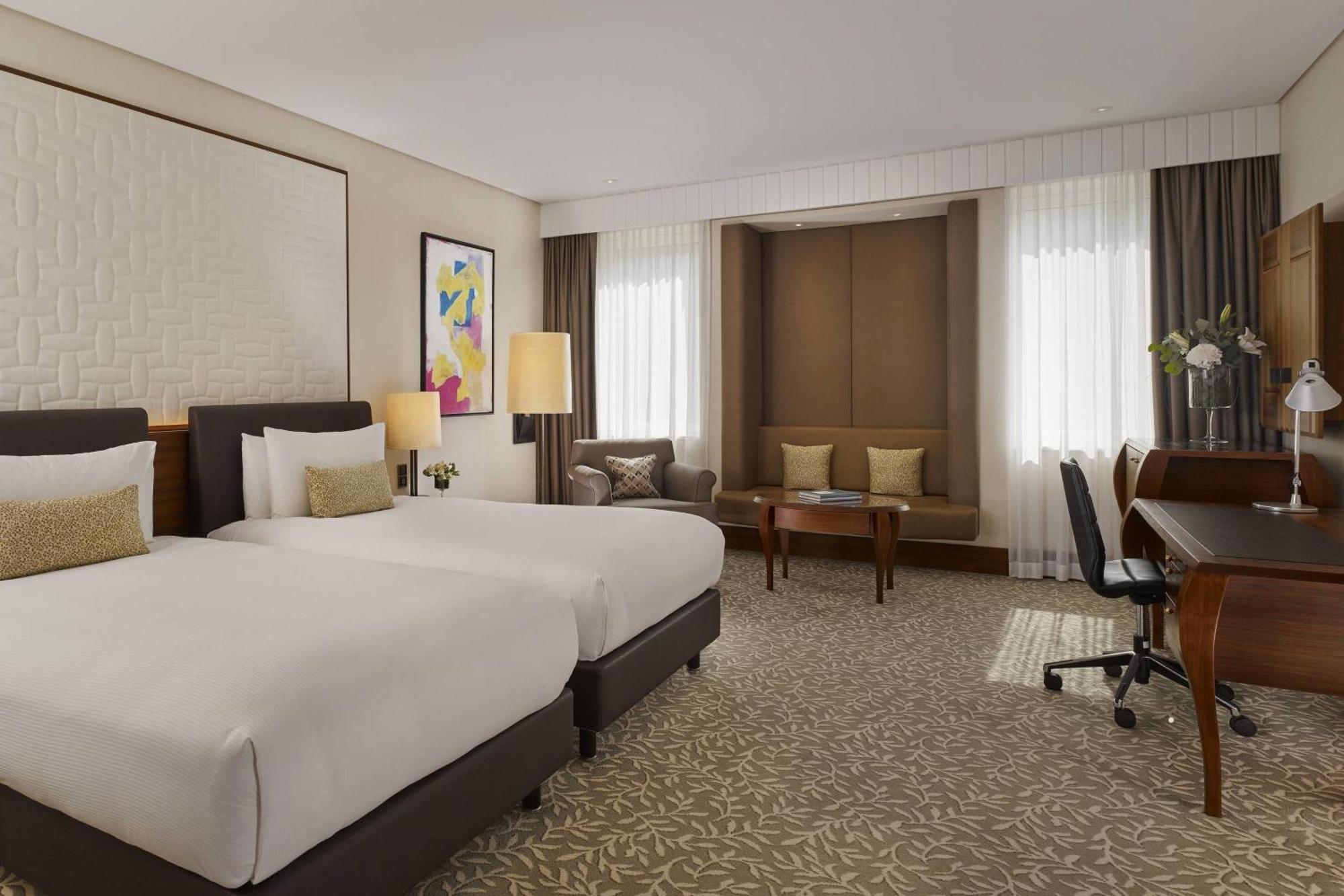 The Ritz-carlton, Hotel