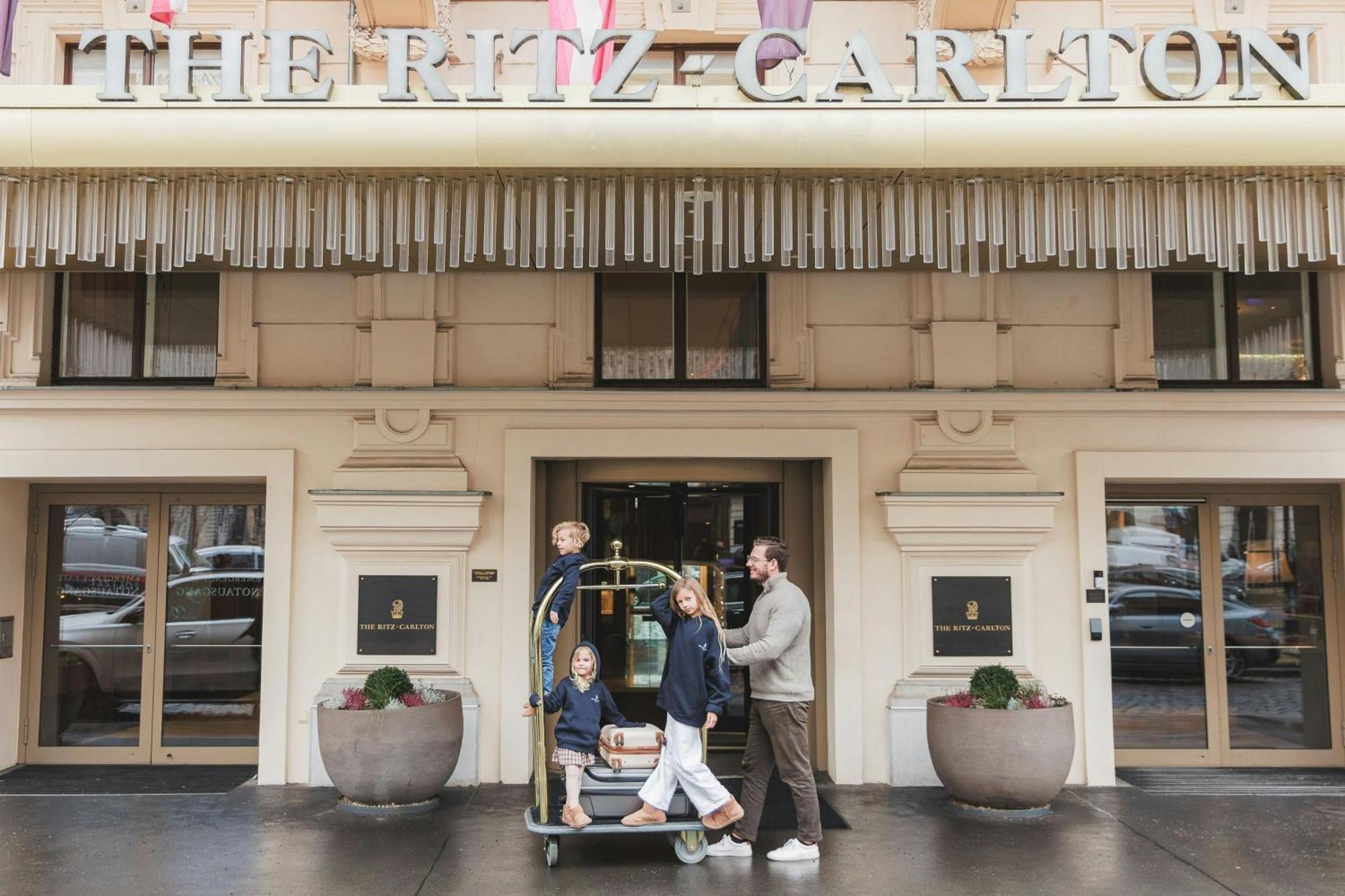The Ritz-carlton, Hotel 5*