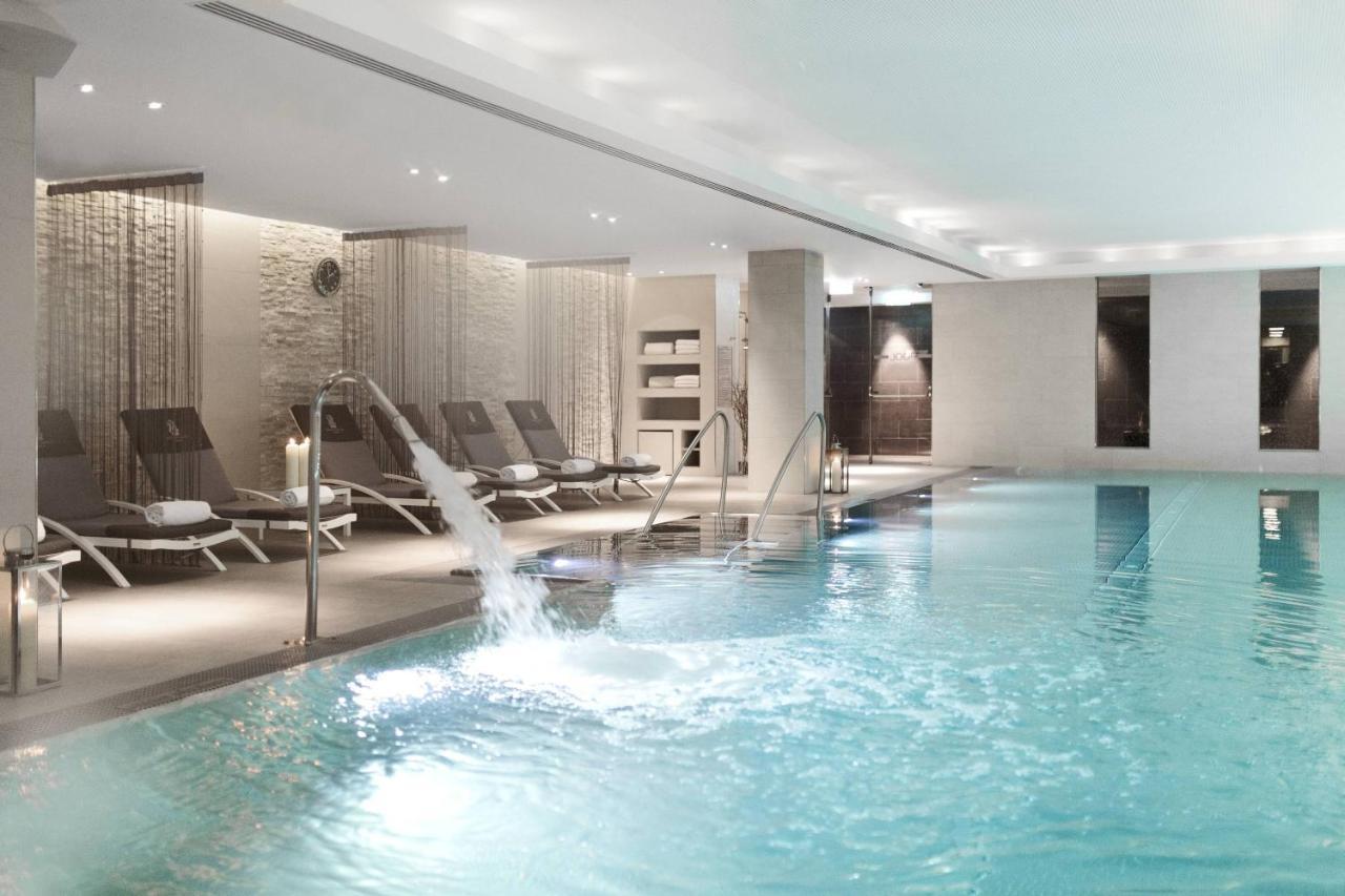 The Ritz-carlton,