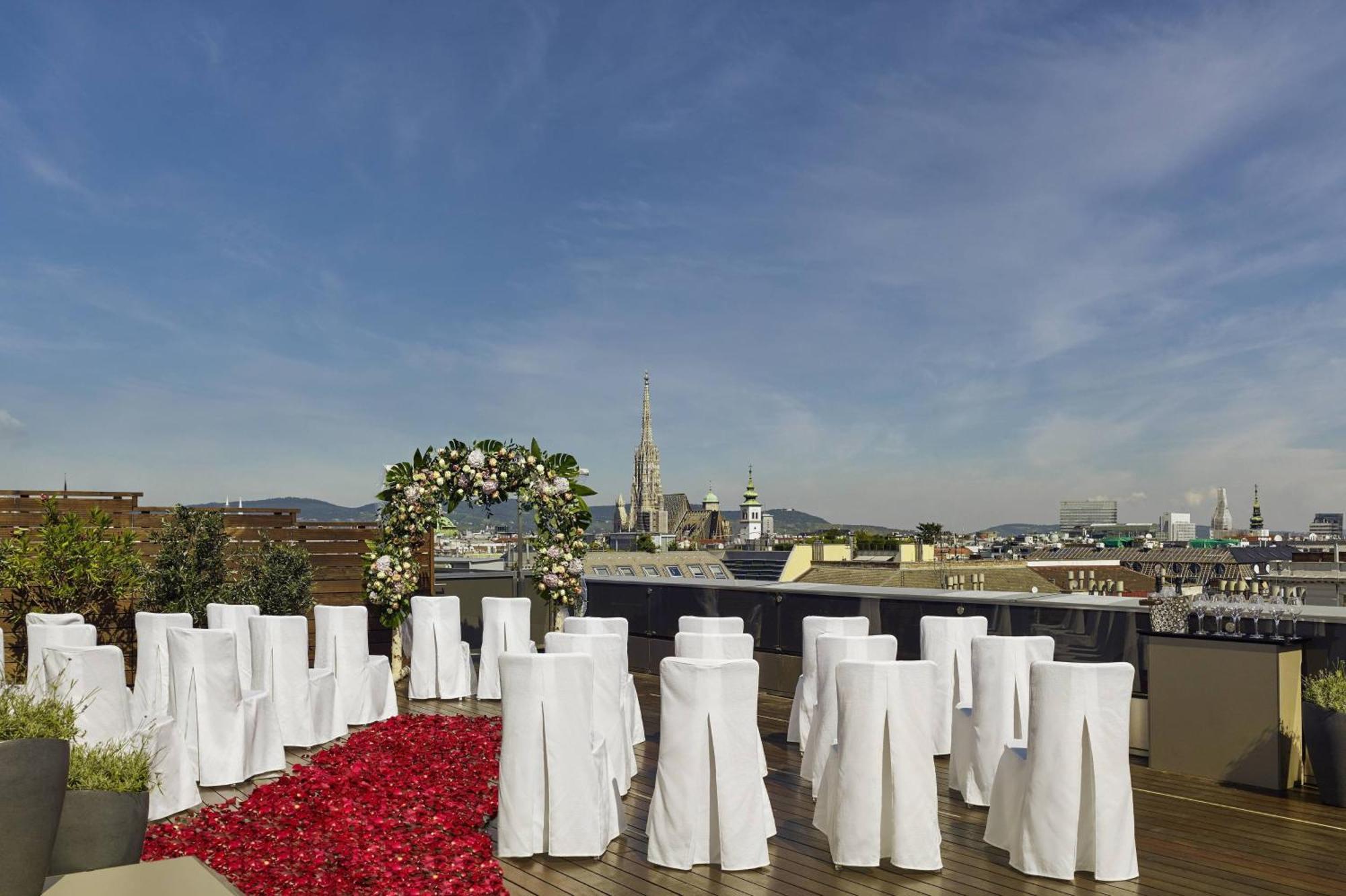 The Ritz-carlton,